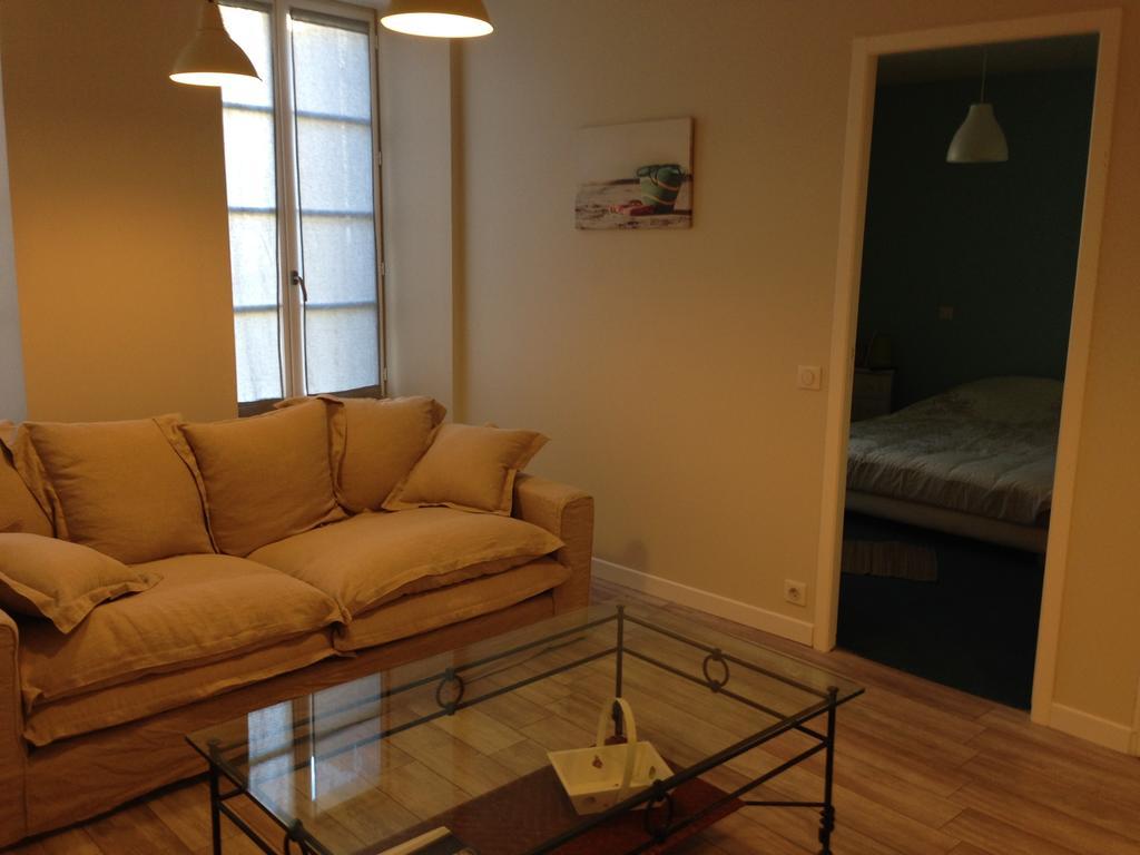 Appartements D'Hotes Santa Giulia Niort Rum bild