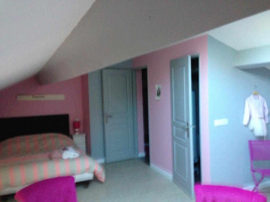 Appartements D'Hotes Santa Giulia Niort Rum bild