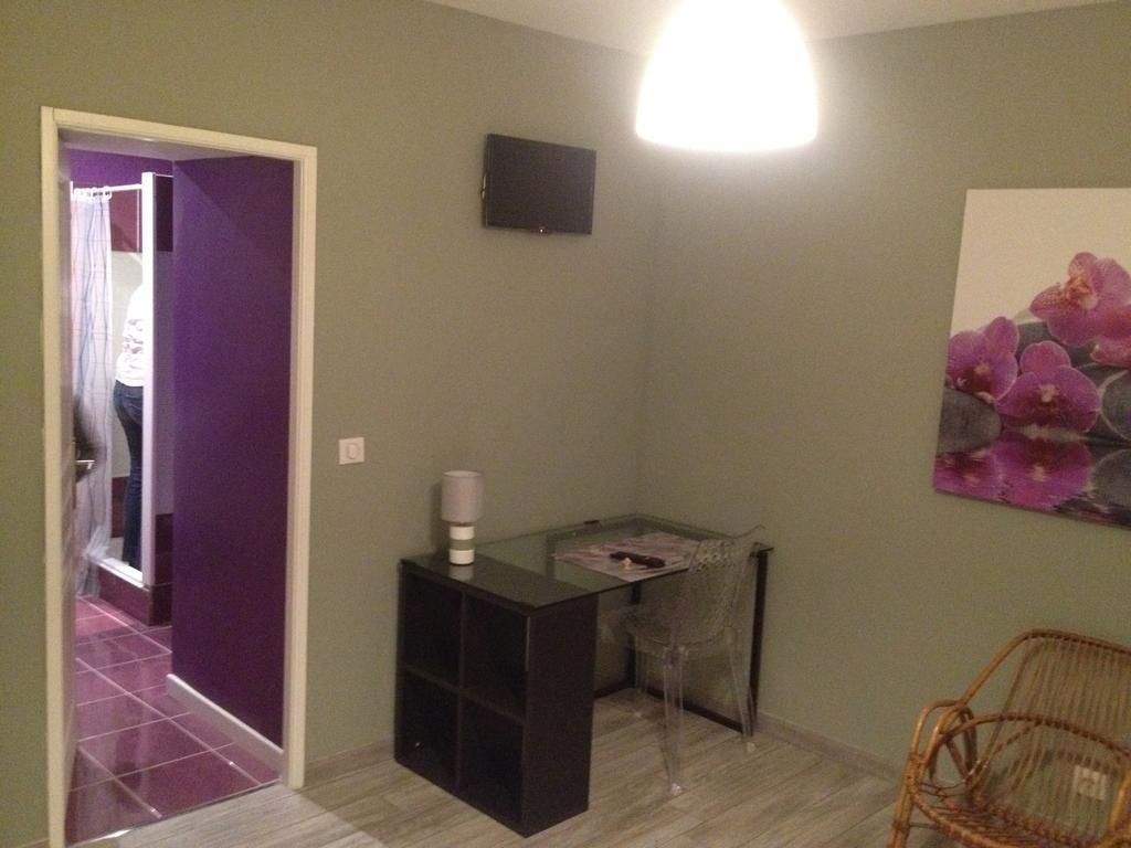 Appartements D'Hotes Santa Giulia Niort Rum bild