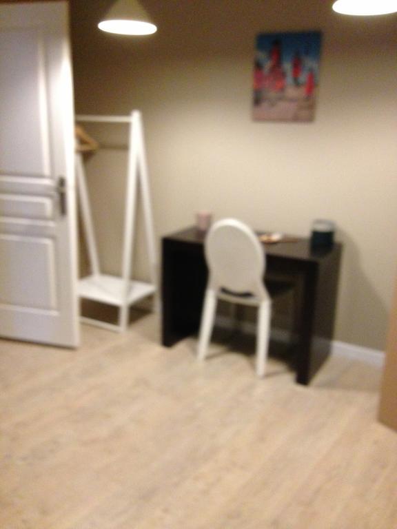 Appartements D'Hotes Santa Giulia Niort Rum bild